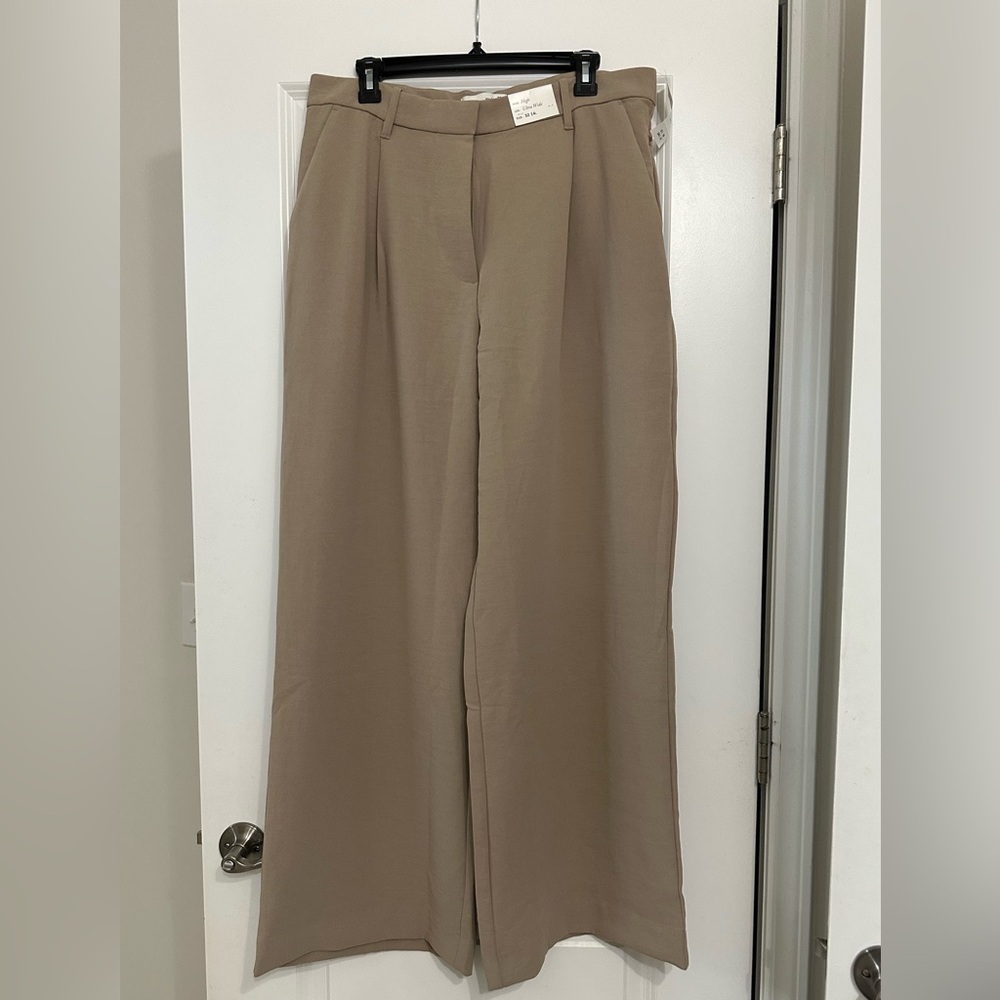 Abercrombie & Fitch Wide Leg Trousers in Taupe in size 32 Long